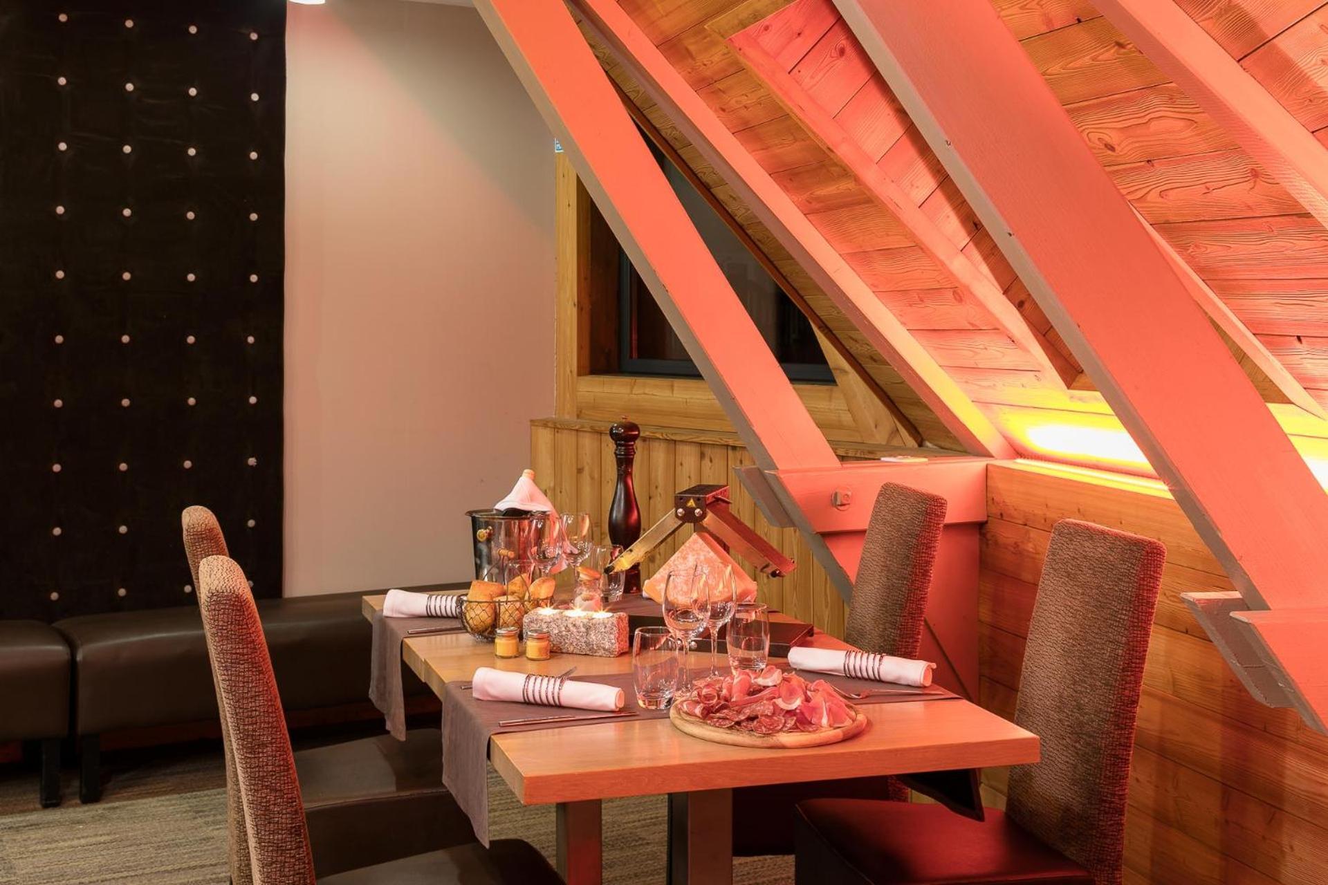 Hotel & Spa Les Bartavelles Crots Exterior foto