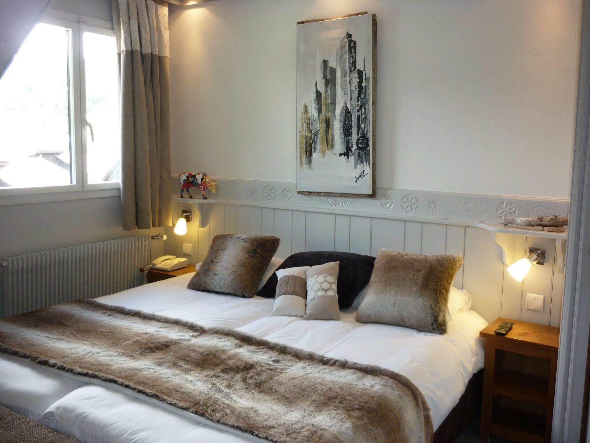 Hotel & Spa Les Bartavelles Crots Exterior foto
